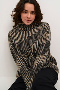 KArafi Knit Pullover