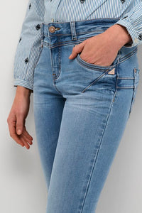 Amalie Jeans Shape fit