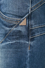 Load image into Gallery viewer, Amalie Jeans Shape fit